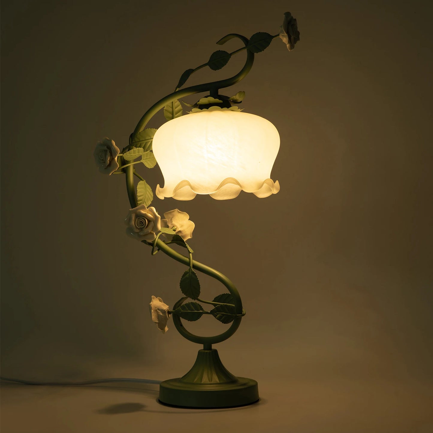 Loyalheartd Modern Bedside Lamp Flower Petal Reading Light
